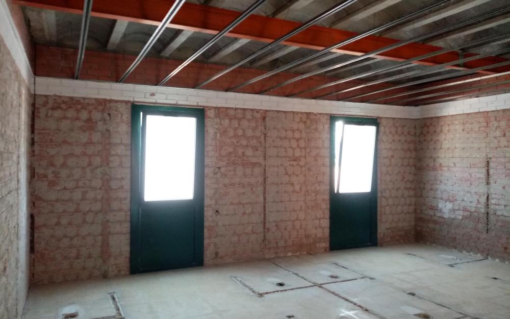 Enderroc dels lavabos per a construir-ne de nous