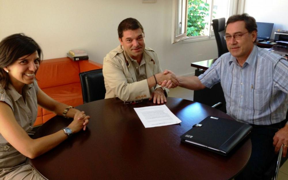 Signatura conveni Aigües Vilassar