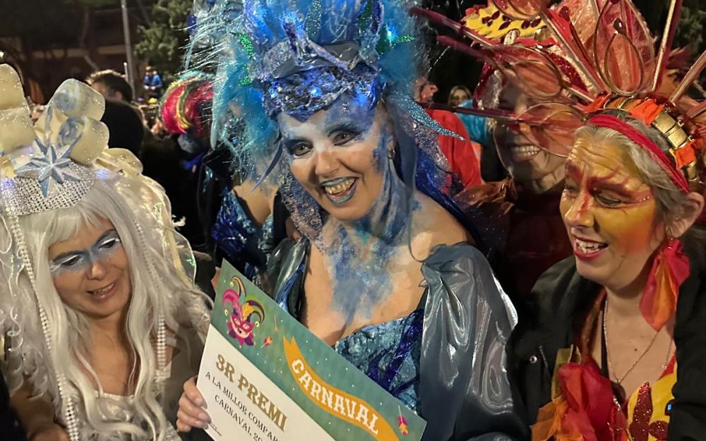 Lliurament del 3r premi de la rua de comparses del Carnaval 2025