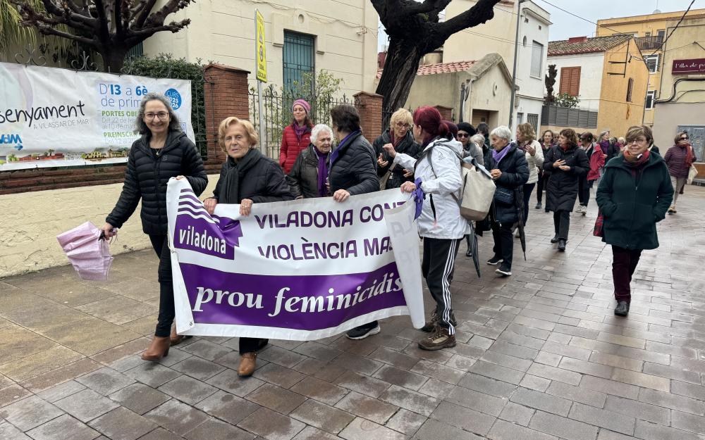 Manifestació pel 8M, encapçalada per l'Assemblea Feminista VdM i Viladona.