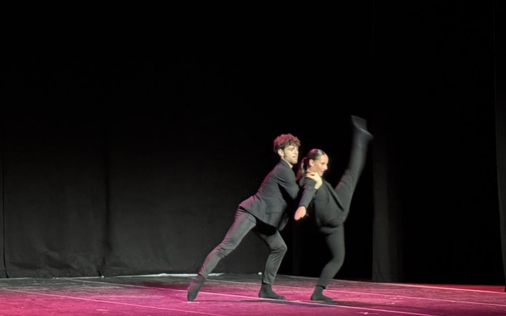 Dansa per part de l'Escola de Dansa Madó.