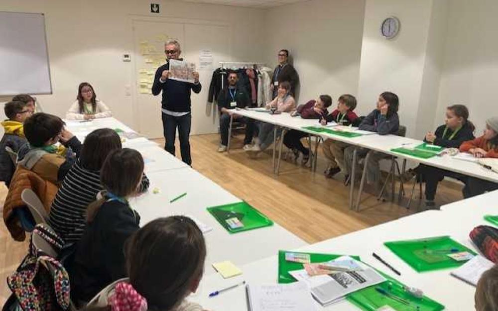 Els membres del Consell d'Infants amb el president del gOvi