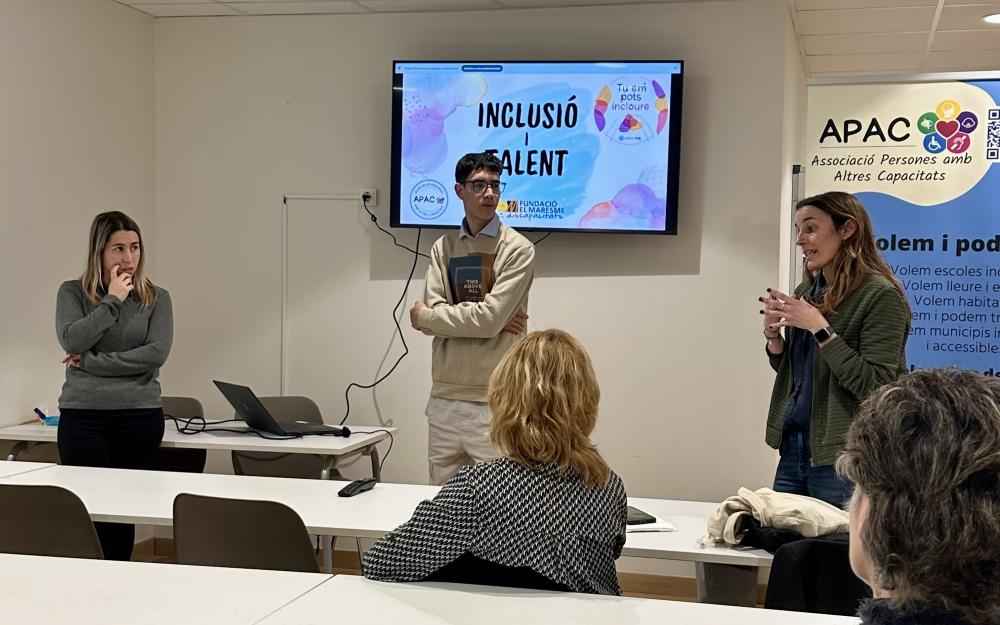 Intervenció de la regidora de Salut Pública, durant la xerrada