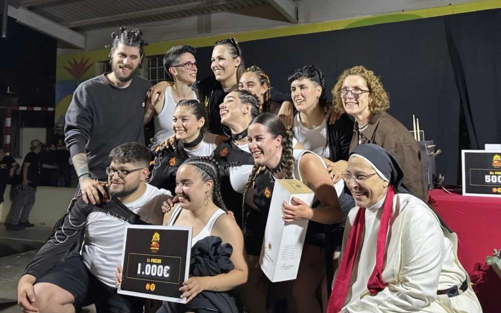L'alcaldessa va lliurar el primer premi a Fills de la flama