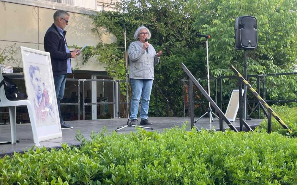La regidora Maria Vinuesa, al lliurament de premis del concurs escolar de dibuix del gOvi