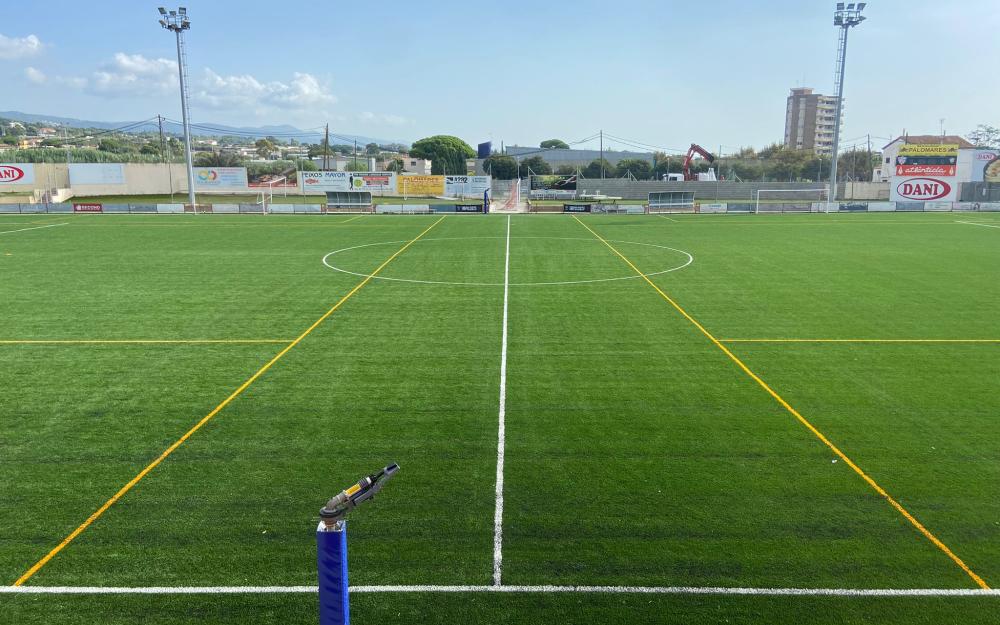 Nova gespa al camp de futbol municipal Xevi Ramon