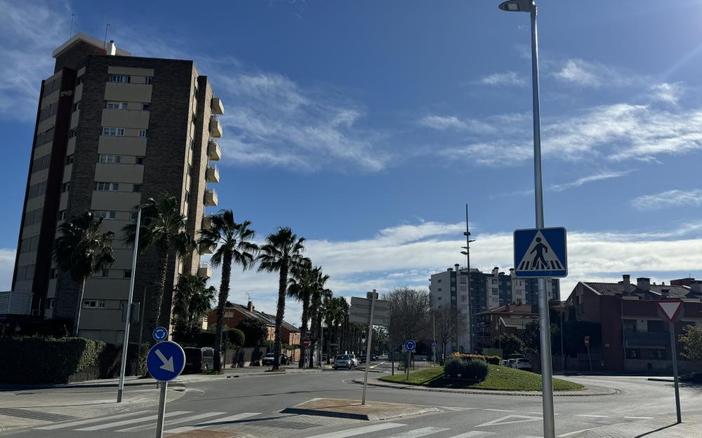 Nous fanals a sis passos de vianants de la Carretera d'Argentona