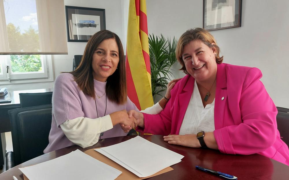 Acord de govern signat per Laura Martínez i Marta Rovira