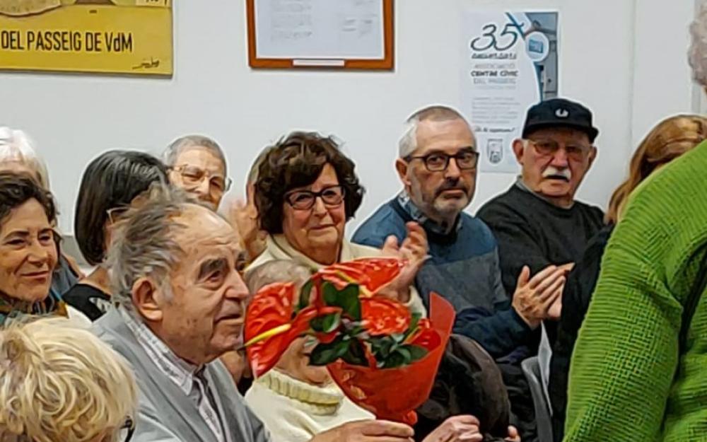 Reconeixement a Rafael Ortega, membre de la 1a junta de l'Associació Cívica i Social de la Gent Gran de Vilassar de Mar