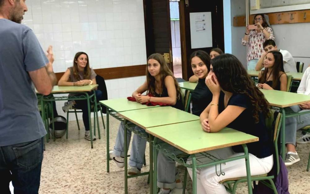 La regidora d'Educació, en un dels tallers d'emprenedoria