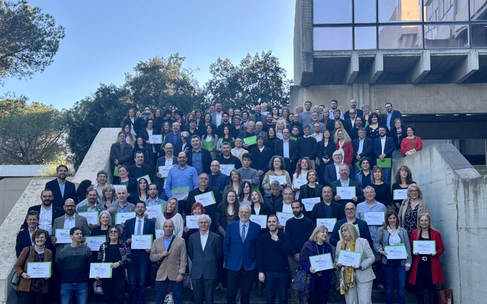 Fotografia de grup dels ajuntaments guardonats amb el Segell Infoparticipa 2024