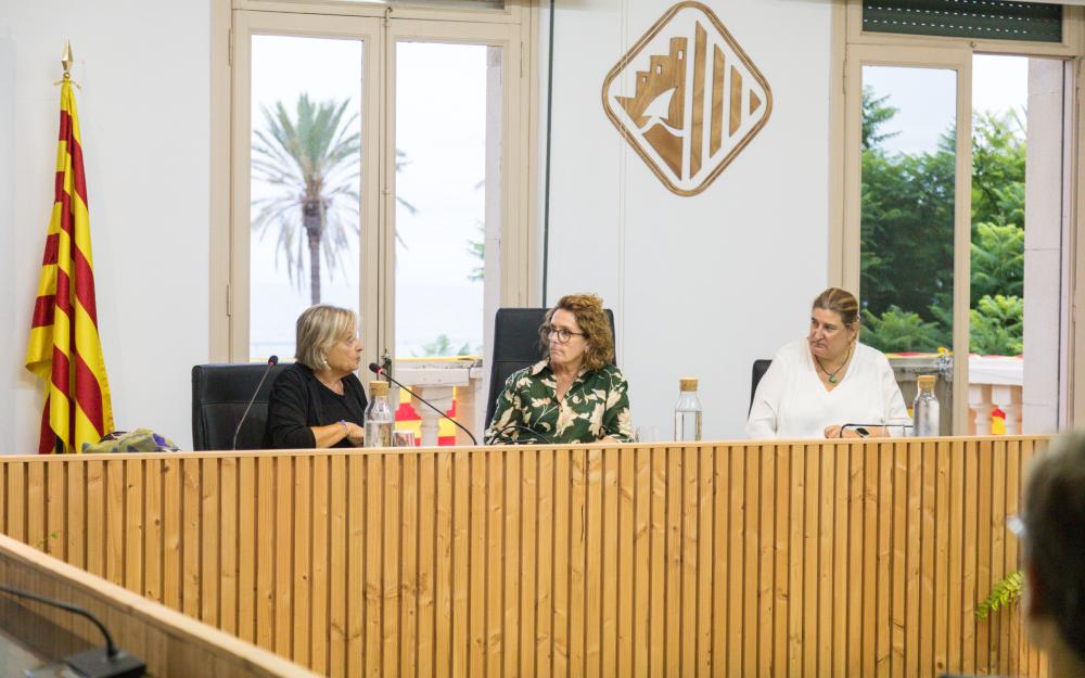 Conferència impartida per Teresa Cabré, presidenta de l'IEC