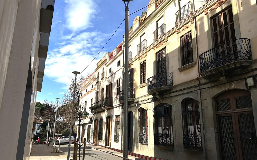 Noves columnes dels fanals ja instal·lades