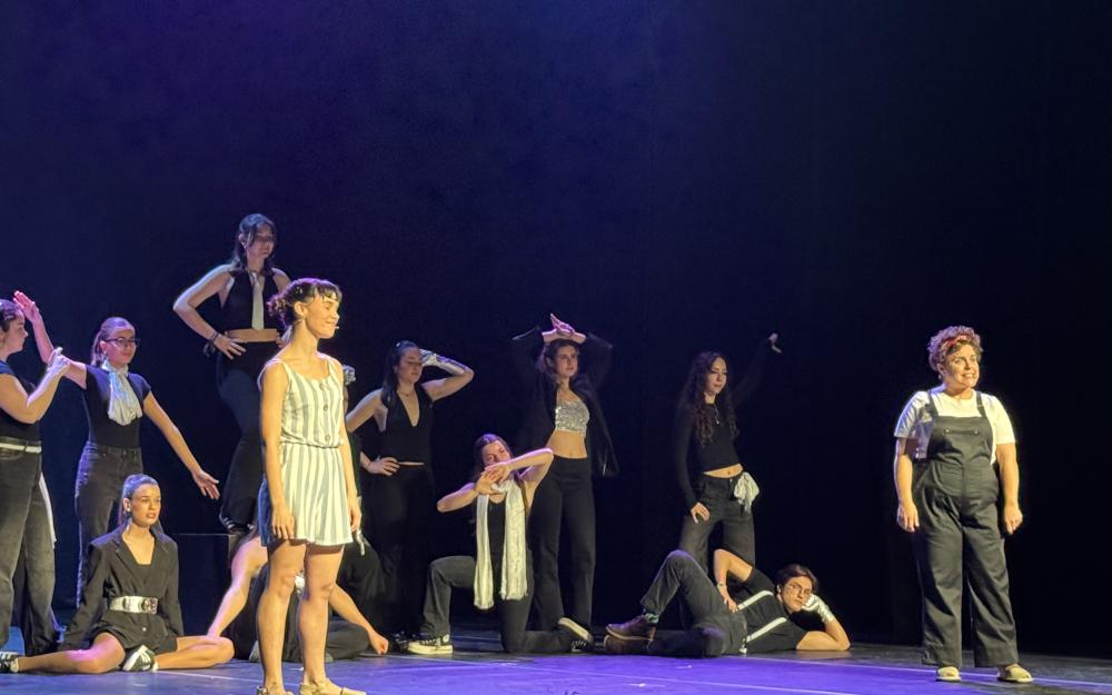 La Tropa Teatre interpreta "Mamma Mia".
