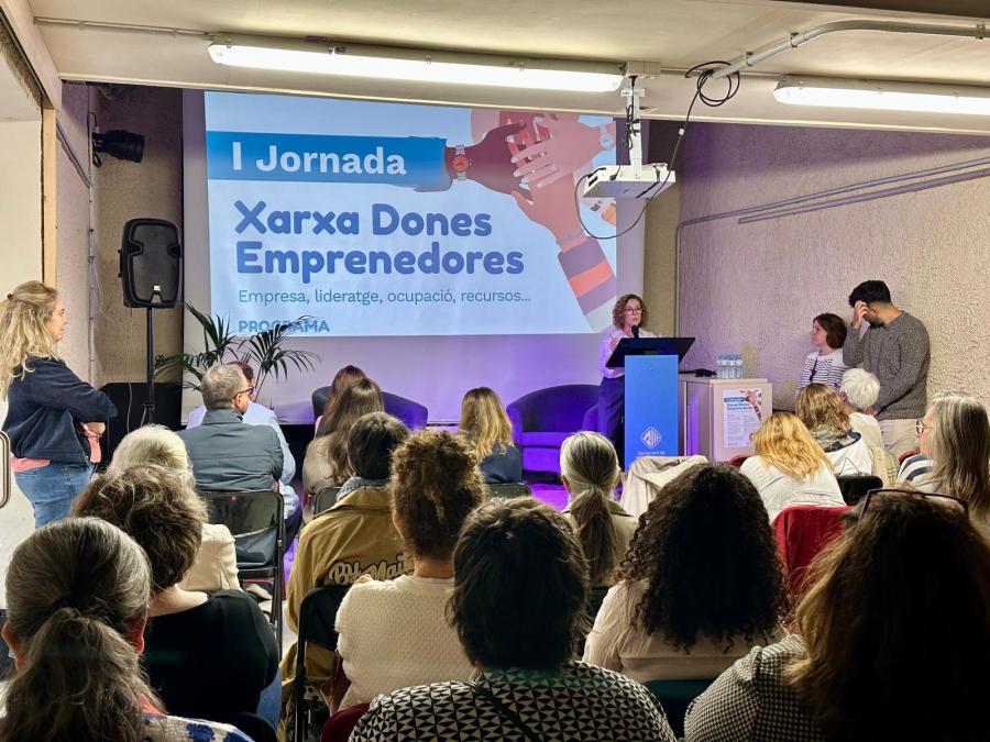 Obertura de la I Jornada "Xarxa Dones Emprenedores", a càrrec de l'alcaldessa