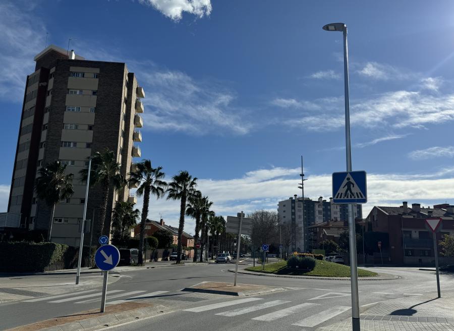Nous fanals a sis passos de vianants de la Carretera d'Argentona